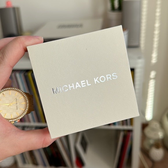 Gold & Crystal Michael Kors watch!! - Picture 7 of 12